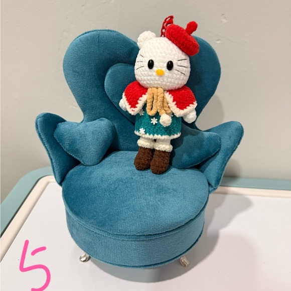 🧶Handmade Crocheted KT Keychain - Picture 5 of 11